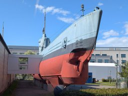 U-Boot HMS U3 der schwedischen Marine, gebaut von 1940-1943 und im Einsatz bis 1964 im Freigelände mit den nachträglich geschaffenen seitlichen Zugängen zur Besichtigung