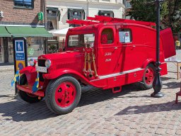 Ford AA 131 (Spitzname ”Puckelen”), Baujahr 1931 der Freiwilligen Feuerwehr Ystad, die hier Tickets für Stadtrundfahrten auf dem Stortorget verkaufte
